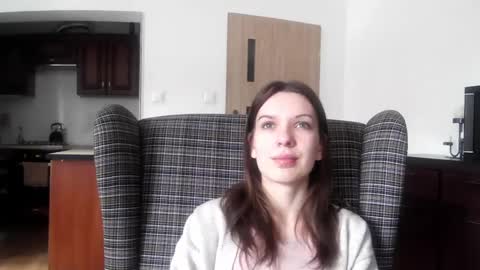 Snapshot of delightaurora chatting on February 7, 11:45 am Aurora online show from February 7, 11:45 am