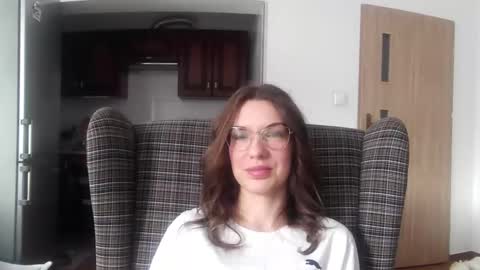 Snapshot of delightaurora chatting on February 10, 7:47 am Aurora online show from February 10, 7:47 am