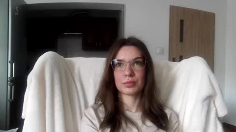 Snapshot of delightaurora chatting on February 24, 7:33 am Aurora online show from February 24, 7:33 am