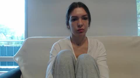 Snapshot of delightaurora chatting on October 9, 6:11 am Aurora online show from October 9, 6:11 am