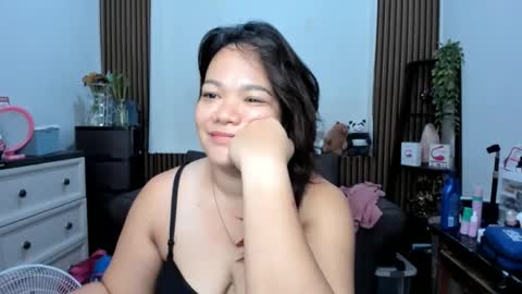 delightfulcurvy online show from November 12, 8:15 am