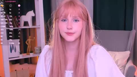 Delilah or Laila online show from October 11, 10:30 pm