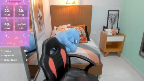 Snapshot of delilaquinn chatting on December 27, 1:22 am delilaquinn online show from December 27, 1:22 am