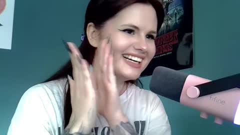 Snapshot of dellacrush_ chatting on February 19, 1:50 pm dellacrush_ online show from February 19, 1:50 pm