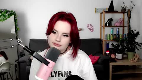 Snapshot of dellacrush_ chatting on September 20, 4:41 pm dellacrush_ online show from September 20, 4:41 pm