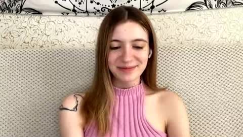 Sia online show from April 17, 1:25 pm