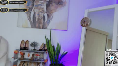  Delsee   online show from February 5, 8:24 pm