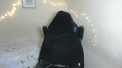 Snapshot of demeter_salviati chatting on February 9, 3:11 am Demeter Salviati online show from February 9, 3:11 am