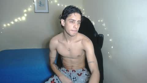 Snapshot of demeter_salviati chatting on February 22, 11:03 pm Demeter Salviati online show from February 22, 11:03 pm