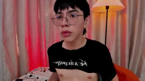 Snapshot of demian_hush chatting on February 21, 7:26 pm demian_hush online show from February 21, 7:26 pm