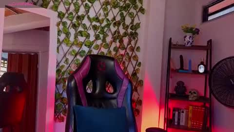 Snapshot of demimoore222 chatting on March 7, 7:49 pm DEMI online show from March 7, 7:49 pm