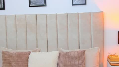 Snapshot of demyrose chatting on December 4, 7:39 am DEMY online show from December 4, 7:39 am