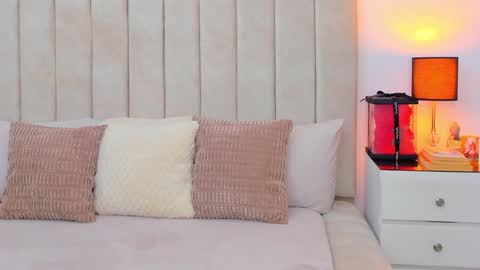 Snapshot of demyrose chatting on January 4, 1:31 am DEMY online show from January 4, 1:31 am