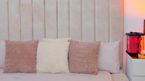 Snapshot of demyrose chatting on February 1, 9:11 am DEMY online show from February 1, 9:11 am