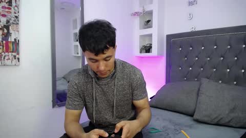 Snapshot of denizer_healer chatting on November 8, 1:22 pm DENIZER online show from November 8, 1:22 pm