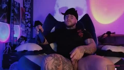 Snapshot of denjig chatting on December 1, 3:00 am Oliver online show from December 1, 3:00 am