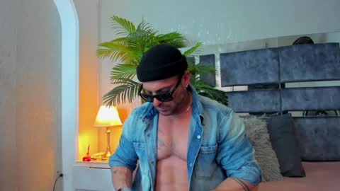 dennis_cox_ online show from January 18, 12:04 pm