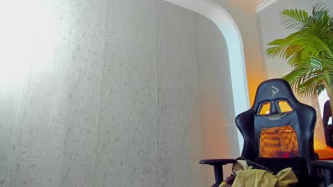 dennis_cox_ online show from January 21, 5:30 pm