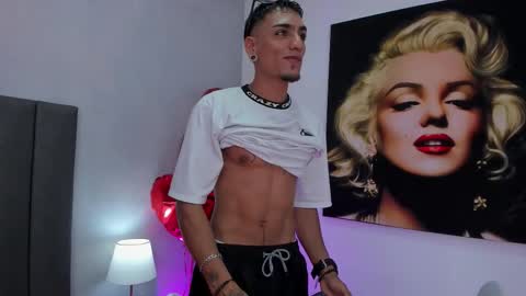 Snapshot of dennis_kinsey chatting on February 16, 7:21 pm Dennis Kinsey online show from February 16, 7:21 pm