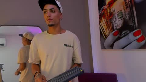 Snapshot of dennis_kinsey chatting on February 28, 7:26 pm Dennis Kinsey online show from February 28, 7:26 pm