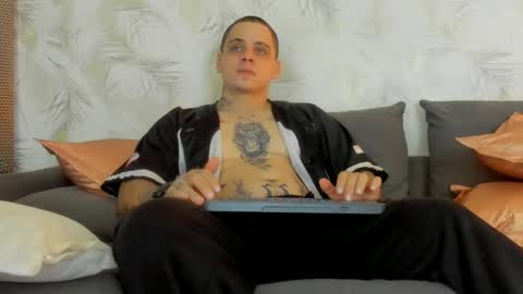 dennis munera online show from February 16, 11:38 am