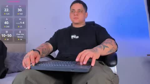 dennis munera online show from October 25, 10:34 am