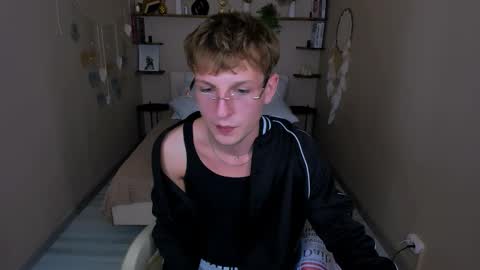 Dennis online show from November 23, 9:03 pm