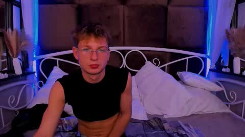 Dennis online show from November 25, 4:40 pm