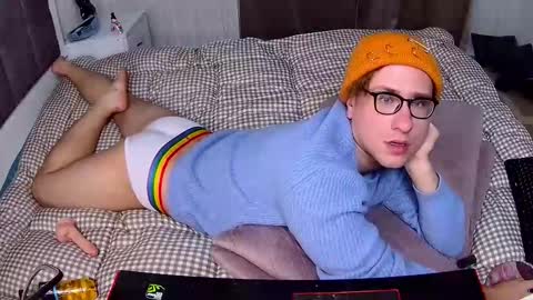 Dennis online show from February 22, 6:06 pm