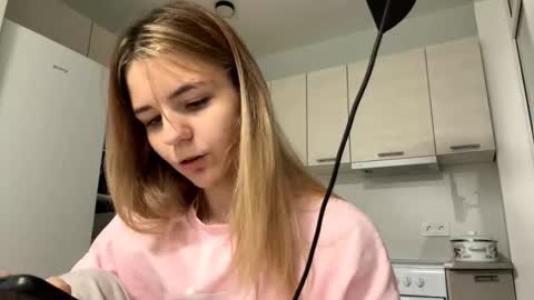 Denni online show from October 7, 5:21 pm