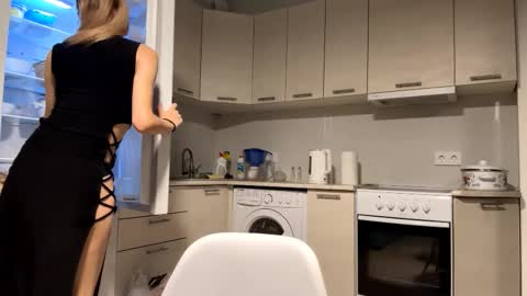 Denni online show from October 9, 5:22 pm