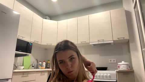 Denni online show from November 8, 3:45 pm