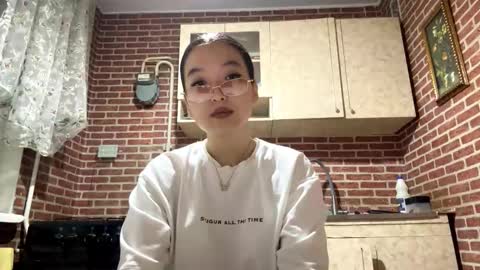 Snapshot of denysebernacchi chatting on October 2, 2:02 pm Emma online show from October 2, 2:02 pm