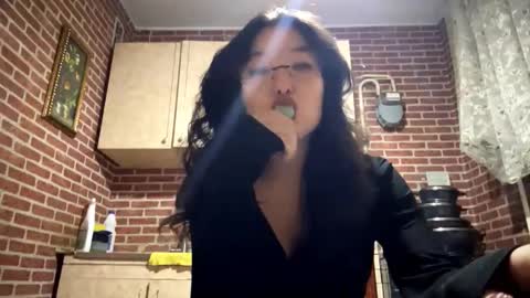 Emma online show from February 14, 2:03 pm