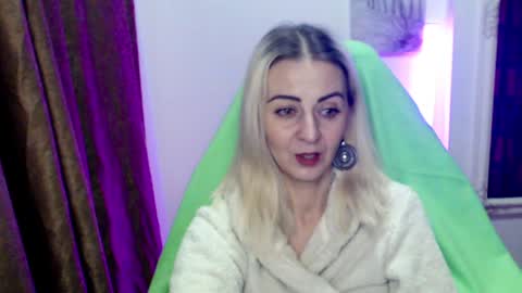 Snapshot of denysya chatting on December 9, 2:39 pm Denysya online show from December 9, 2:39 pm