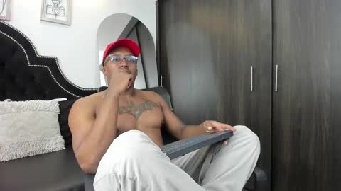 Snapshot of denzelrios chatting on October 21, 9:48 pm denzelrios online show from October 21, 9:48 pm