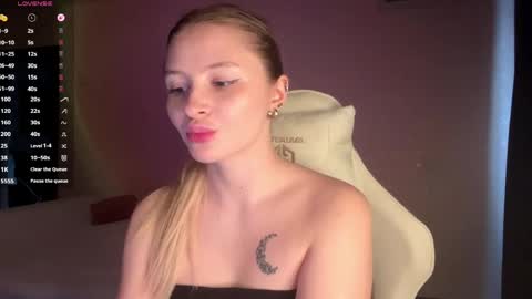 Vi  Victoria online show from March 28, 1:11 pm