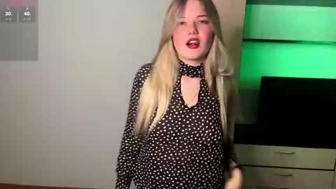 Luna online show from March 25, 4:13 pm