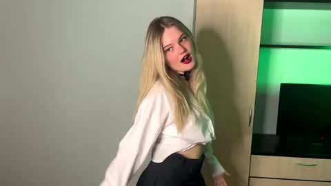 Luna online show from April 4, 4:37 pm