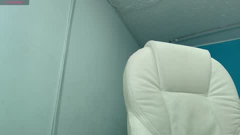 Dephne online show from December 18, 3:55 pm