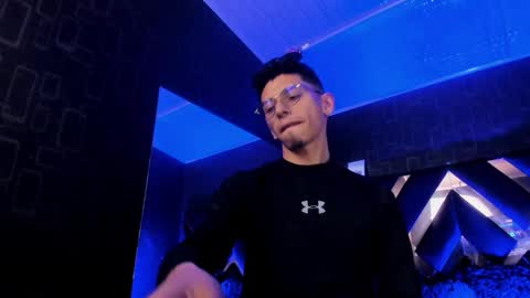 Dereck online show from March 12, 10:43 am