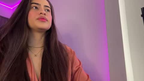 Snapshot of dereckbrownn chatting on November 1, 6:43 pm Dereck online show from November 1, 6:43 pm