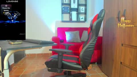 Snapshot of dereckgreen chatting on October 11, 8:40 pm dereckgreen online show from October 11, 8:40 pm