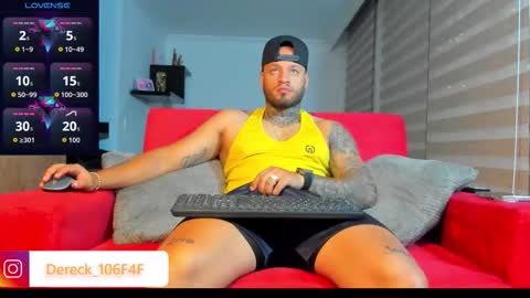 Snapshot of dereckgreen chatting on November 21, 2:43 am dereckgreen online show from November 21, 2:43 am