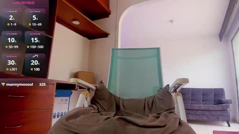 Snapshot of dereckhardd chatting on February 27, 2:10 pm dereckhardd online show from February 27, 2:10 pm