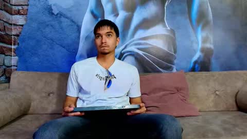 Derek online show from January 16, 7:18 pm