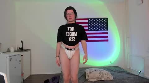 Derek online show from December 1, 9:09 pm