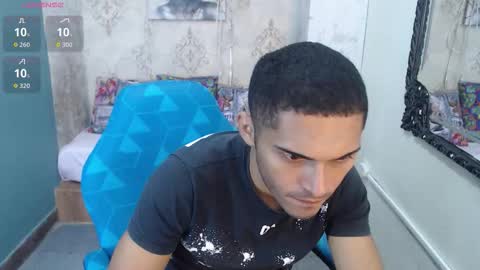 Snapshot of derek_storm_ chatting on November 4, 10:36 am D E R E K online show from November 4, 10:36 am