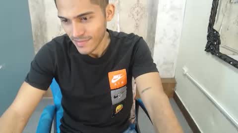 Snapshot of derek_storm_ chatting on November 5, 11:10 am D E R E K online show from November 5, 11:10 am