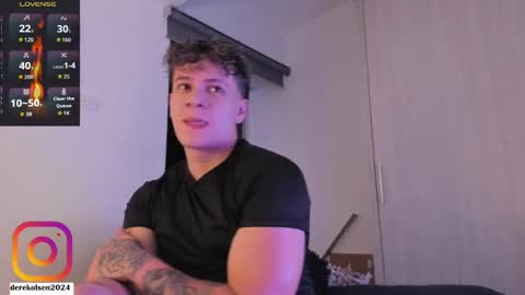 Snapshot of derekolsen_ chatting on October 31, 2:12 am Derek IG Derekolsen2024 online show from October 31, 2:12 am